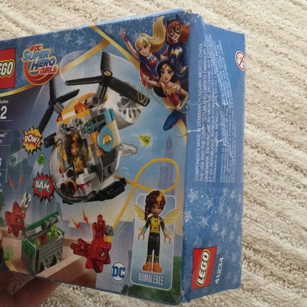NIB LEGO DC Super Hero Girls Bumblebee Helicopter 41234 Building Set Sealed
